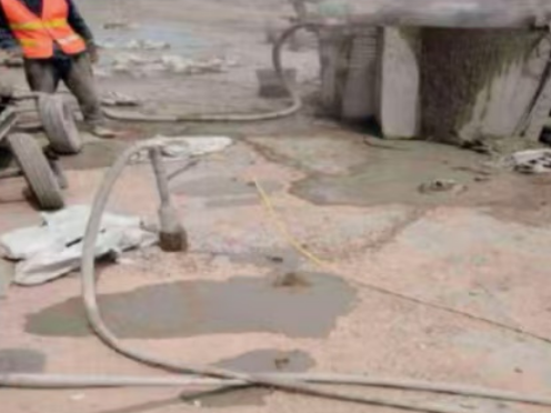 奎文水泥混凝土路面板底注浆技术 路面脱空注浆整治方案